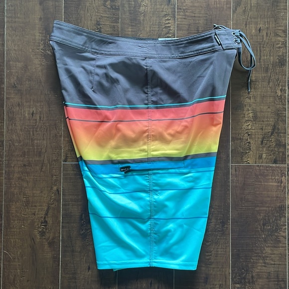 O’Neill Hyperfreak Heat Stripe 21” Board Shorts - Picture 11 of 15